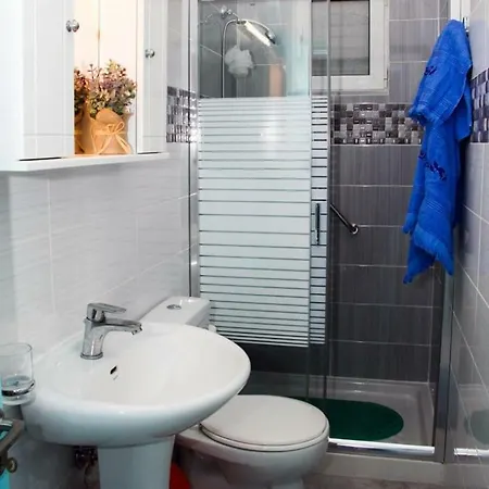 Marina House لاردوس